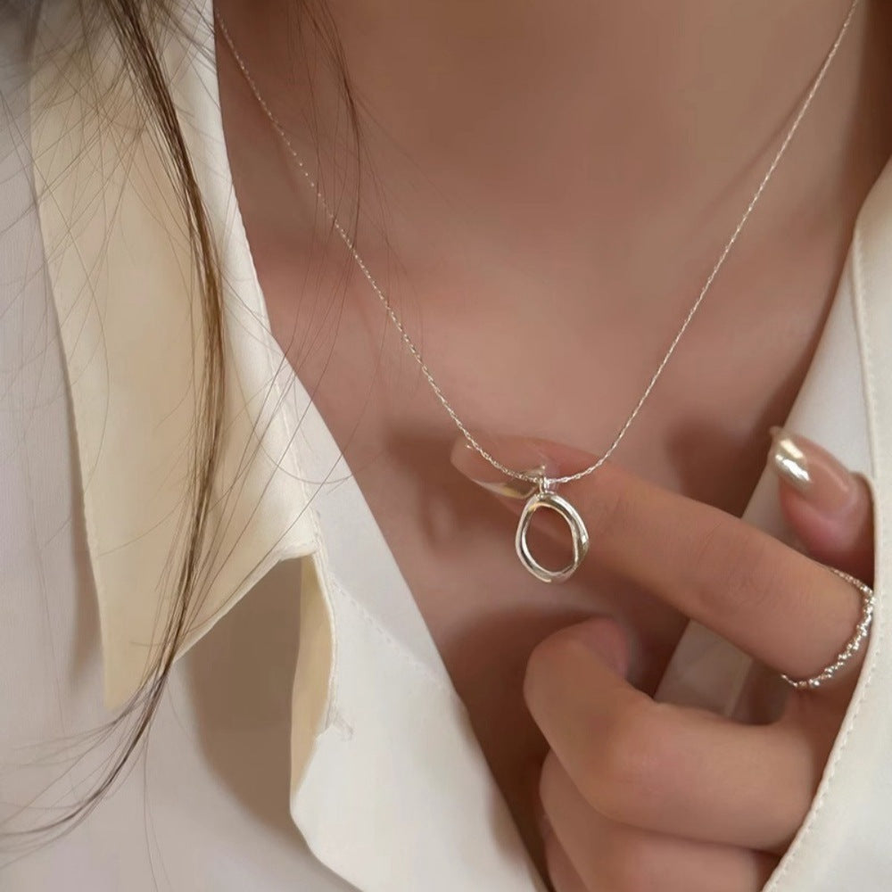 Handgefertigte Halsketten aus 925er Silber: Perlen- und Schlossknochen-Stile für Geschenke, Paare und viel Glück 
