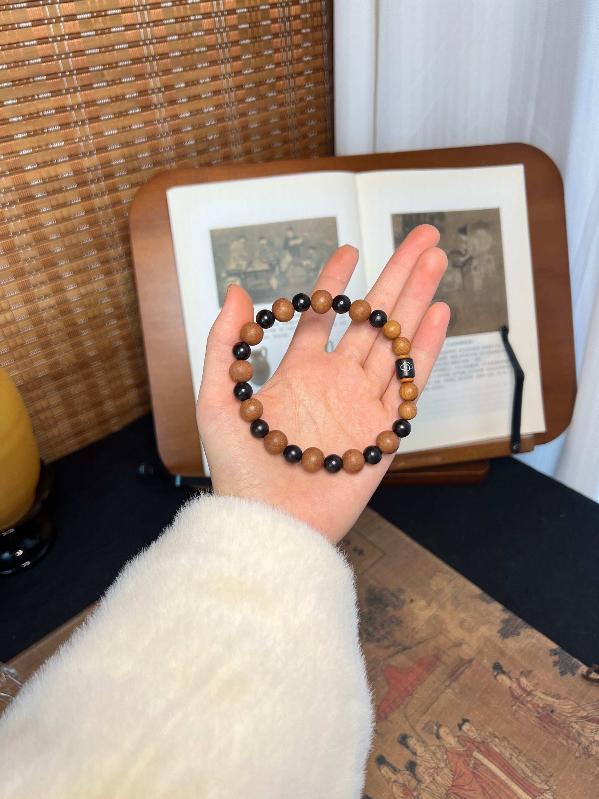 Trending Handmade Chinese Herbal Incense Bead Bracelet – Natural Aromatherapy, Stress Relief & Boho Fashion Accessory - Oriental Culture Shop