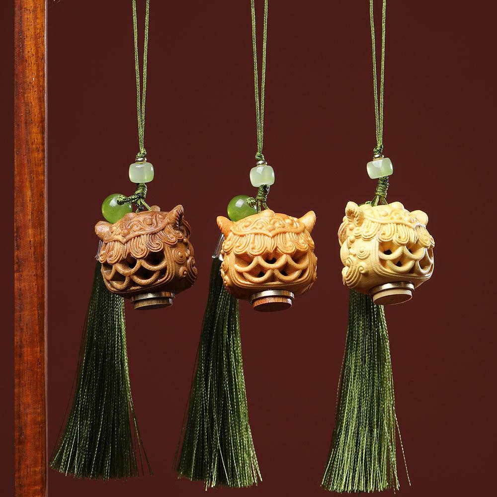 Awake lion woodcarving Perfume pouch Backpack buckle Car aromatherapy pendant - Oriental Culture Shop