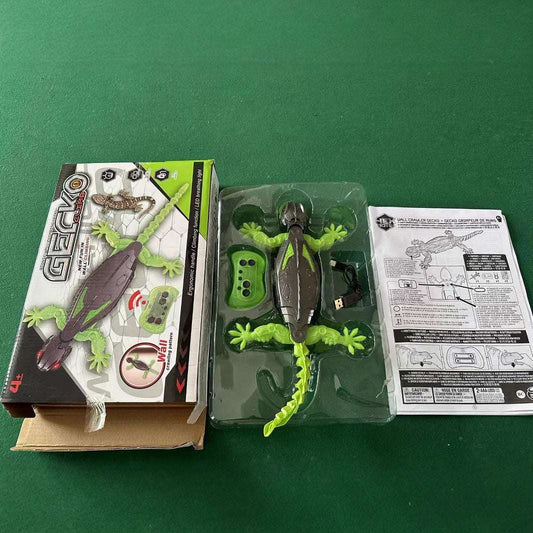 Hot-Selling Intelligent Electric Remote Control Bionic Wall-Climbing Gecko Toy for Boys and Girls